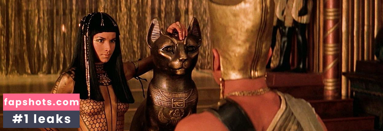 Patricia Velasquez gallery photo #61