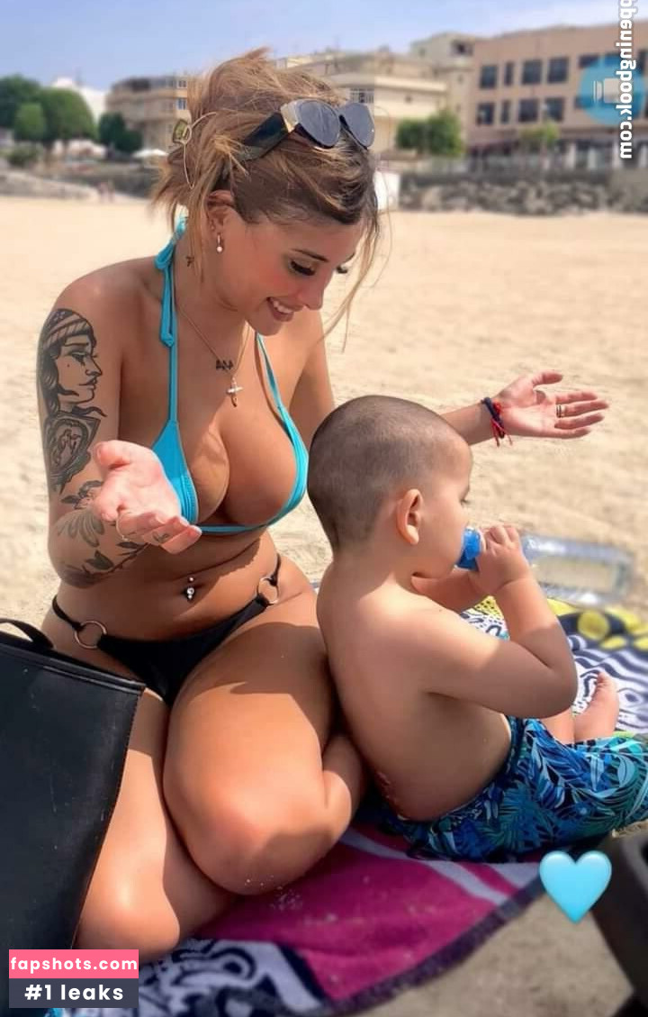 Paula Benitez gallery photo #22