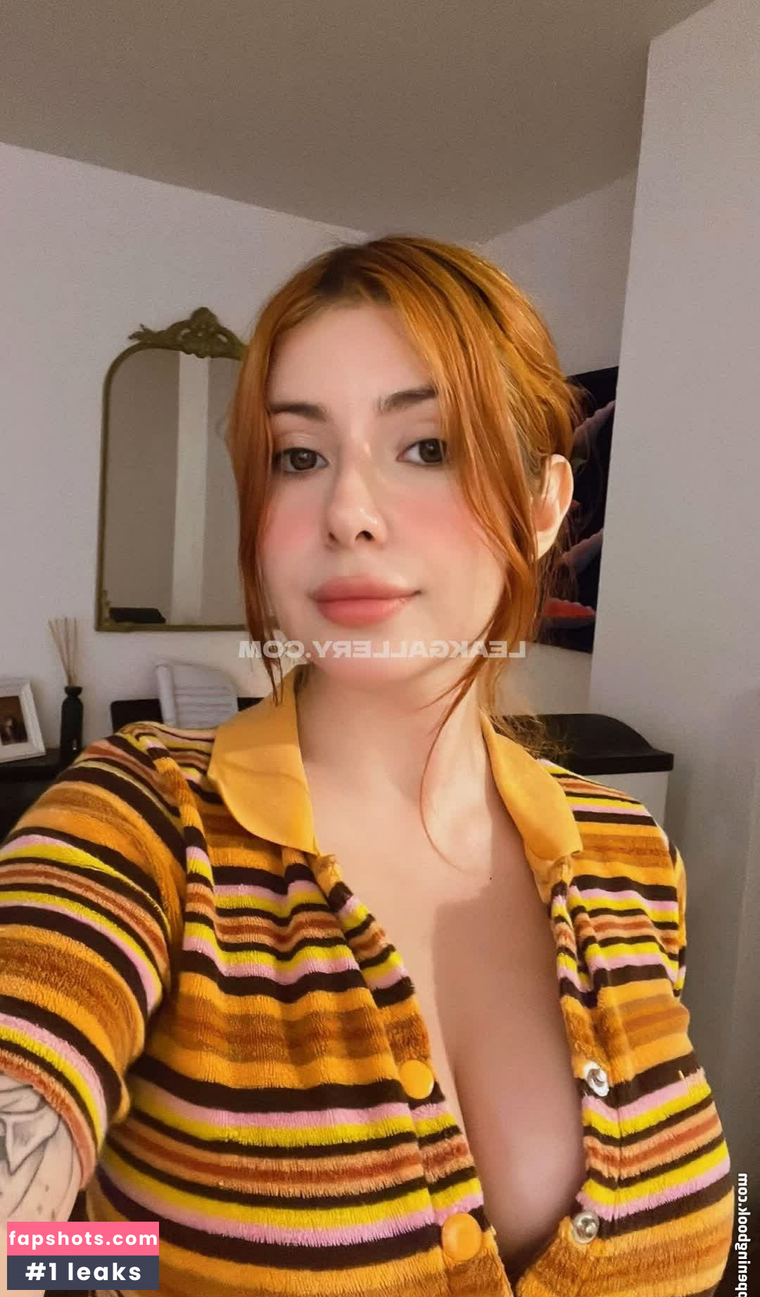 Paula Eal nude babe gallery