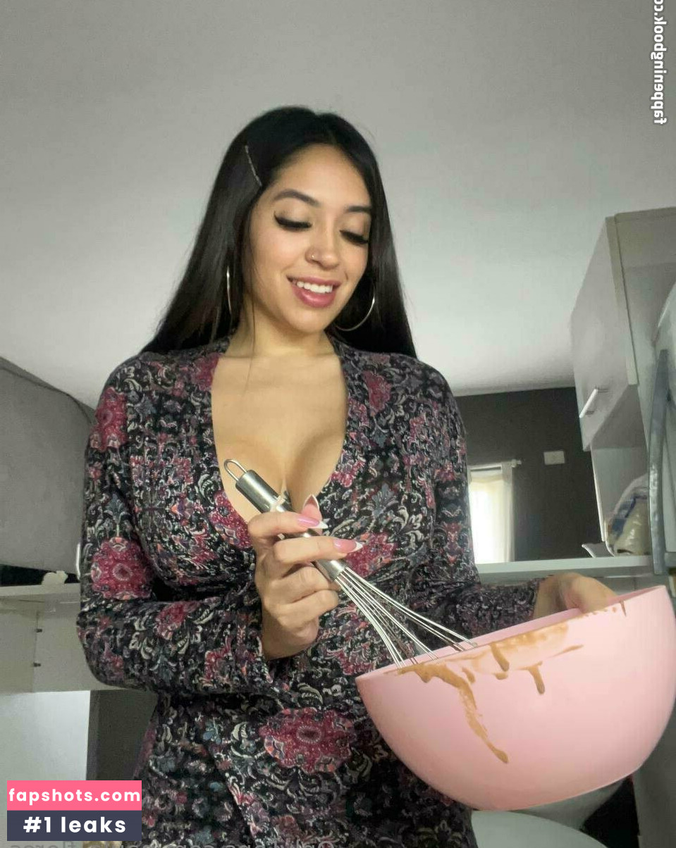 paula_flores gallery photo #49