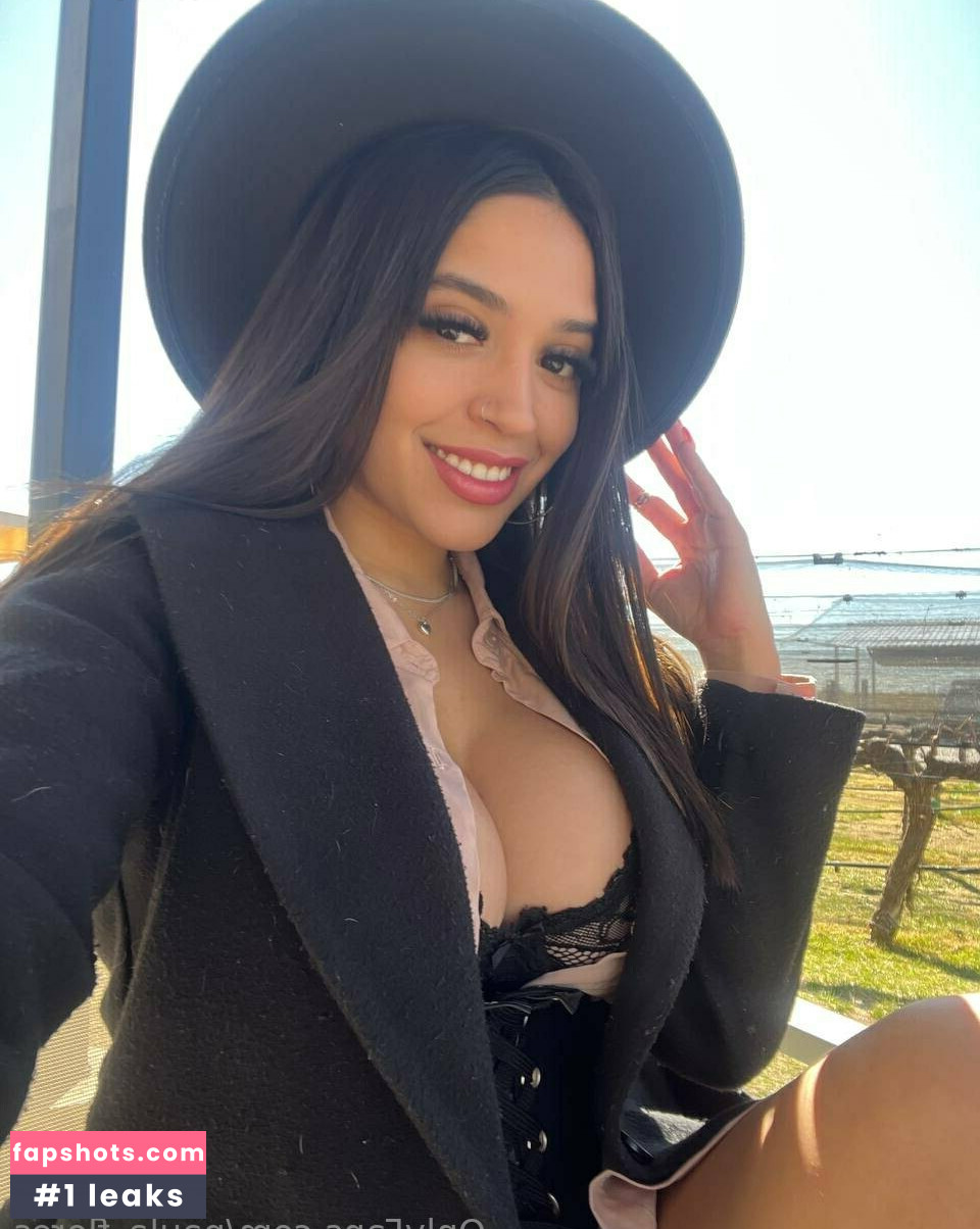 paula_flores gallery photo #67