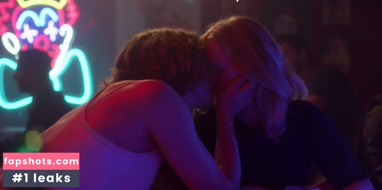 Paula Malcomson gallery photo #59