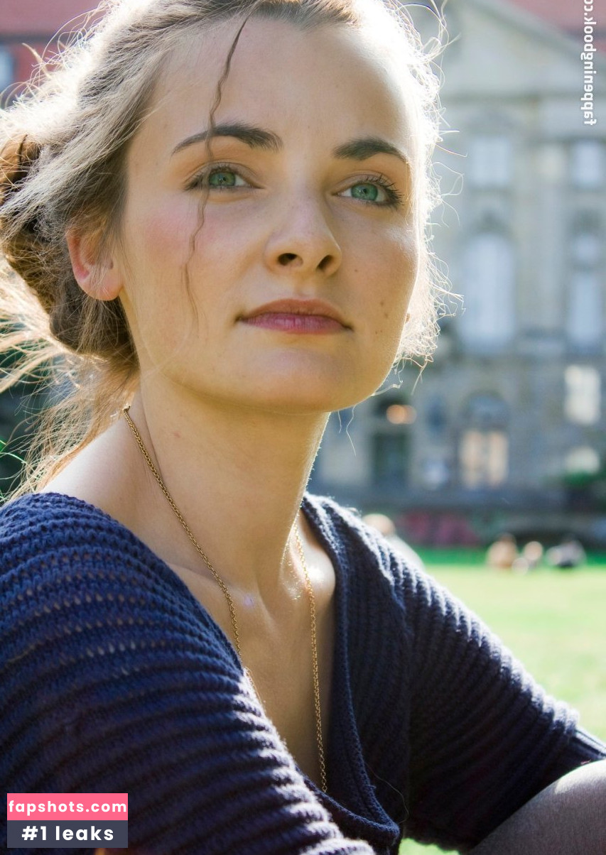 Paula Schramm gallery photo #21