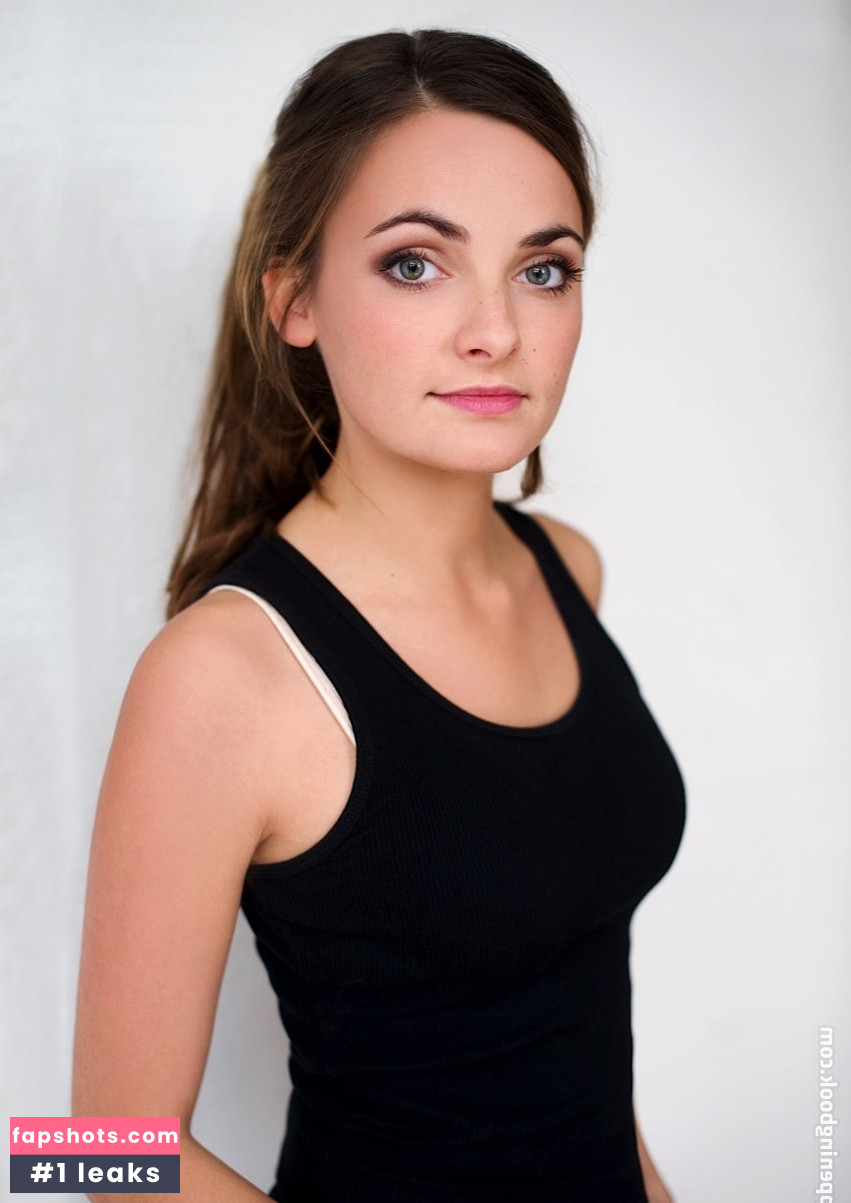 Paula Schramm gallery photo #26