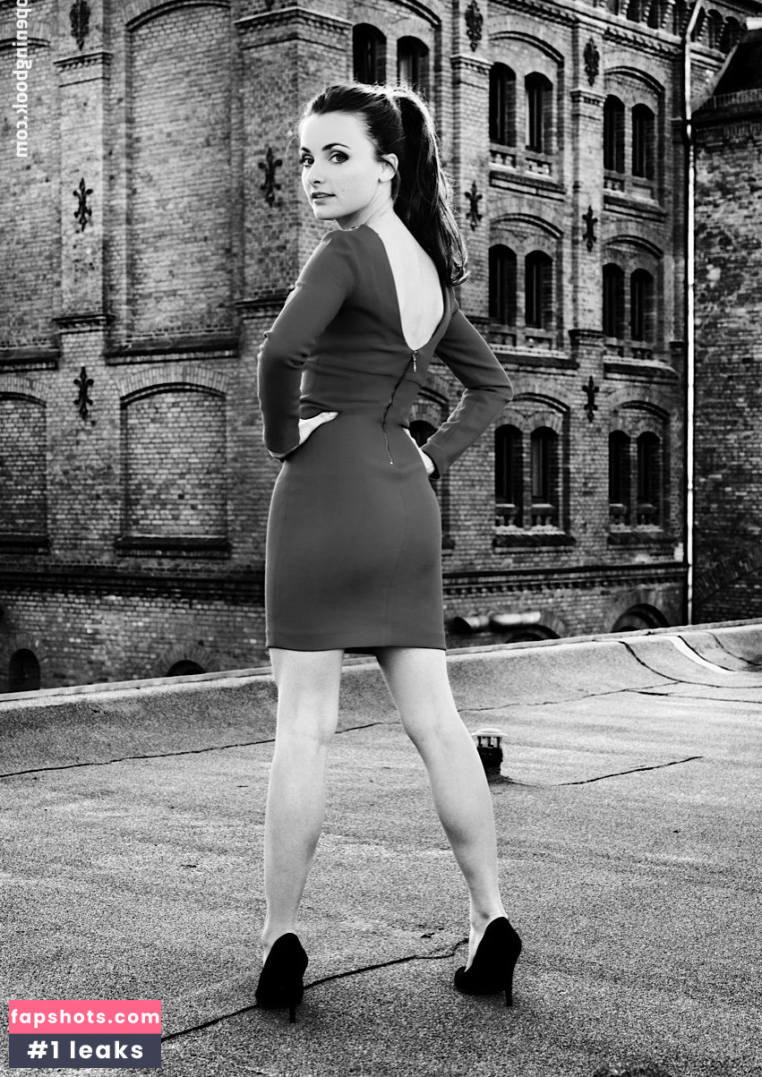 Paula Schramm gallery photo #29