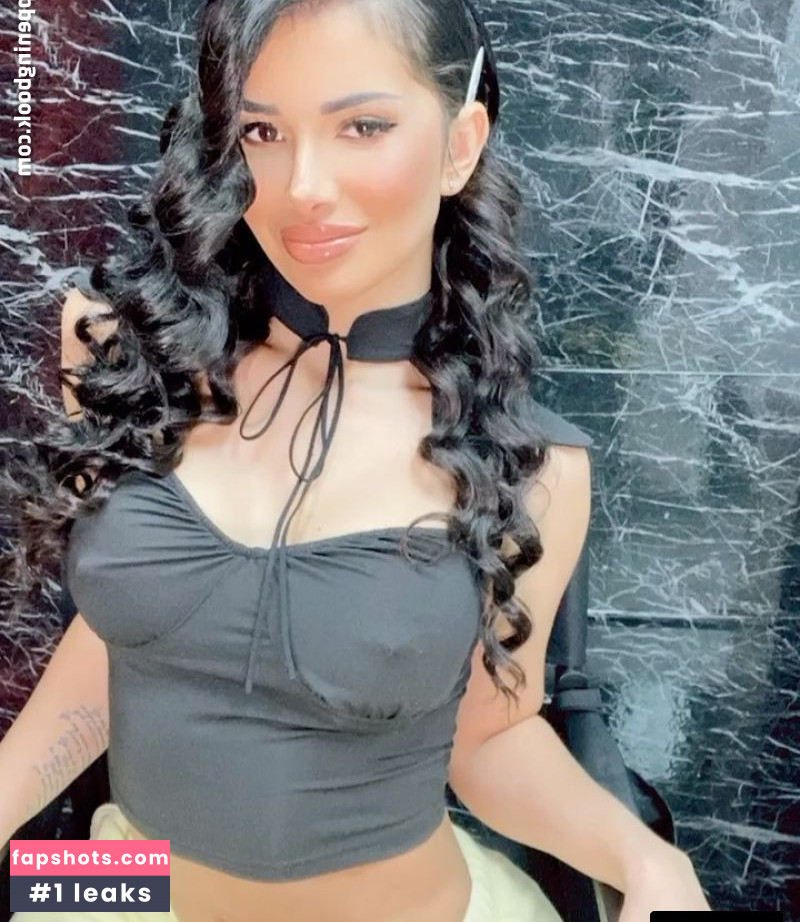 Paula Suarez gallery photo #17