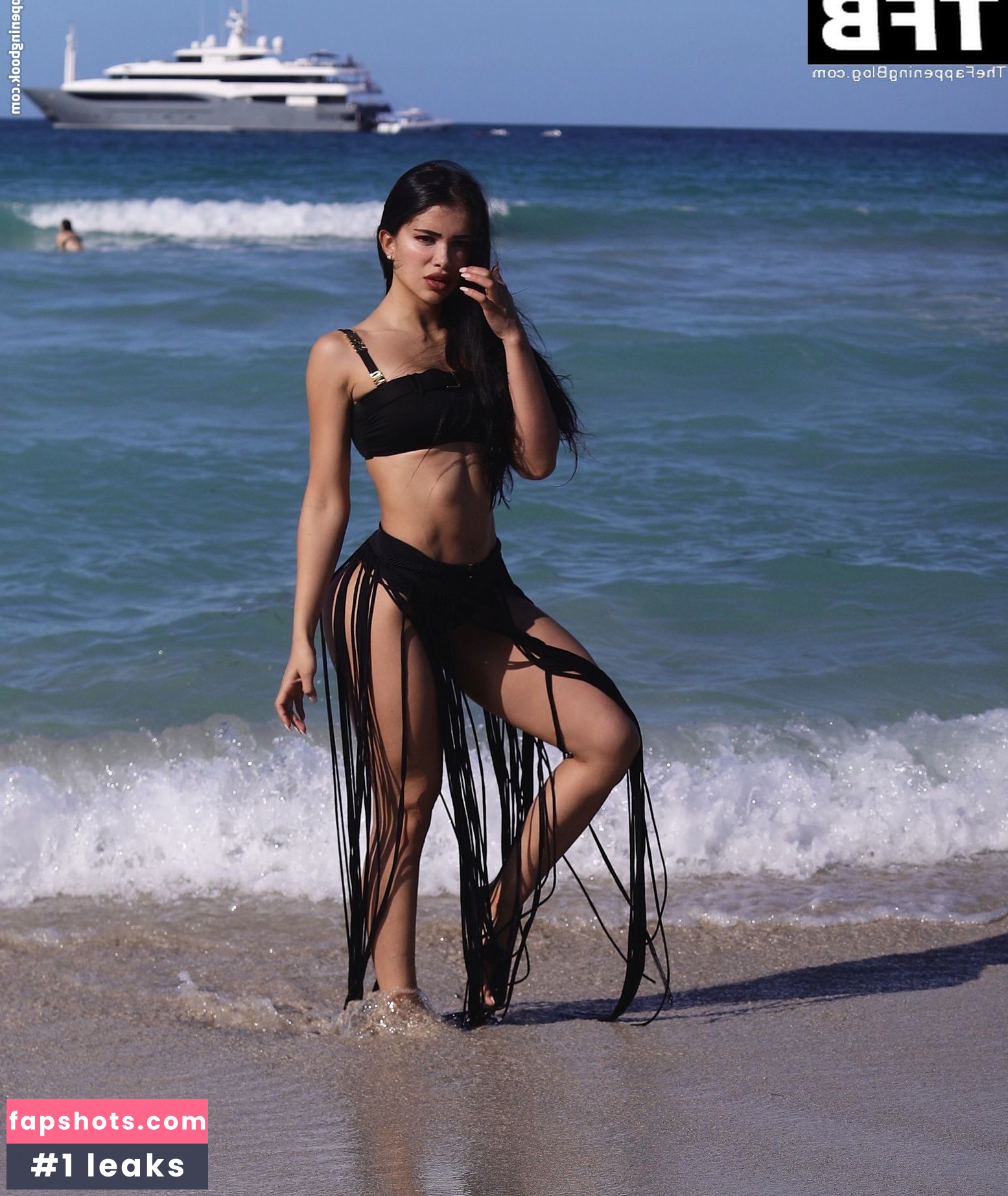 Paula Suarez gallery photo #28