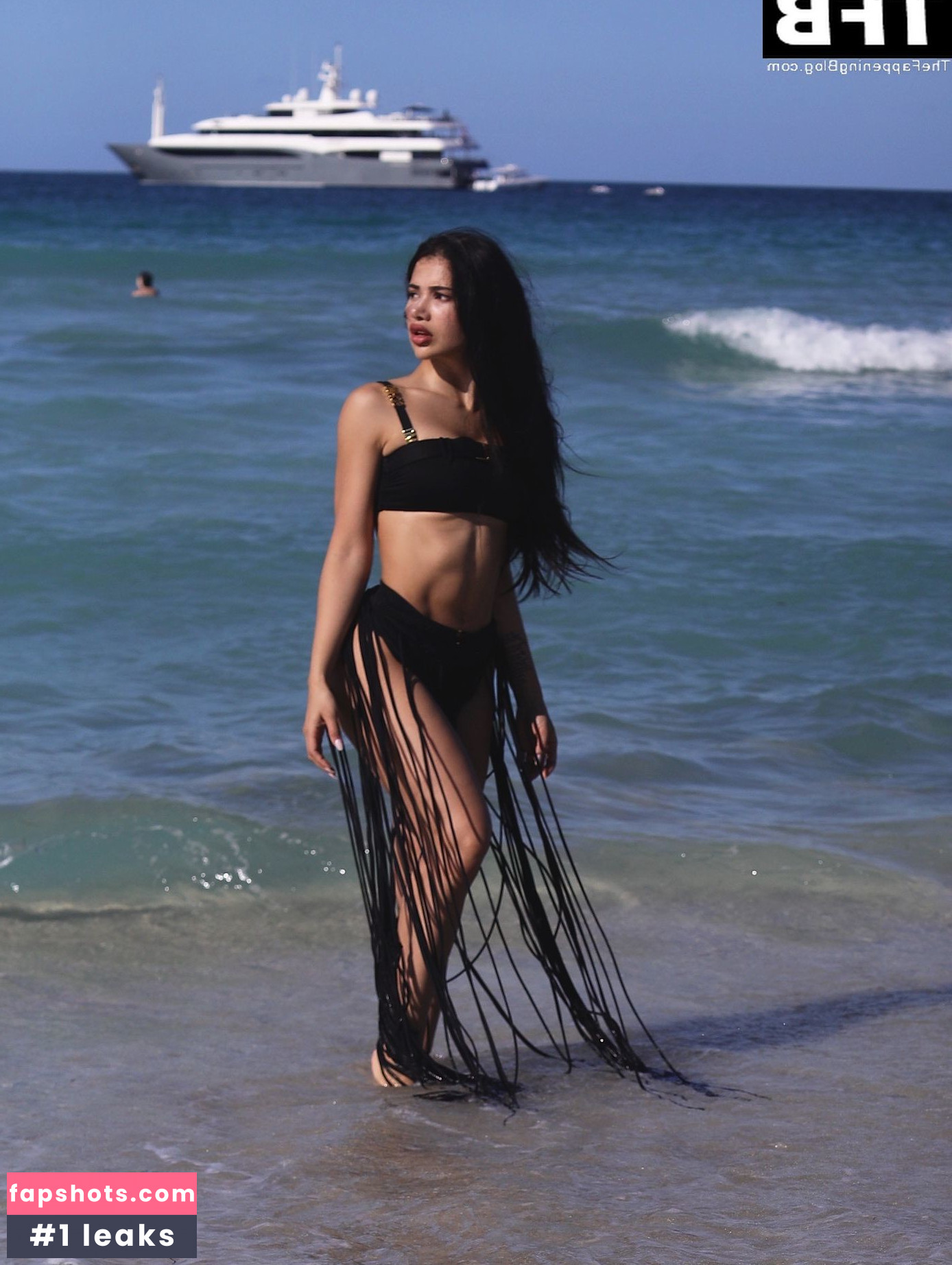 Paula Suarez gallery photo #31