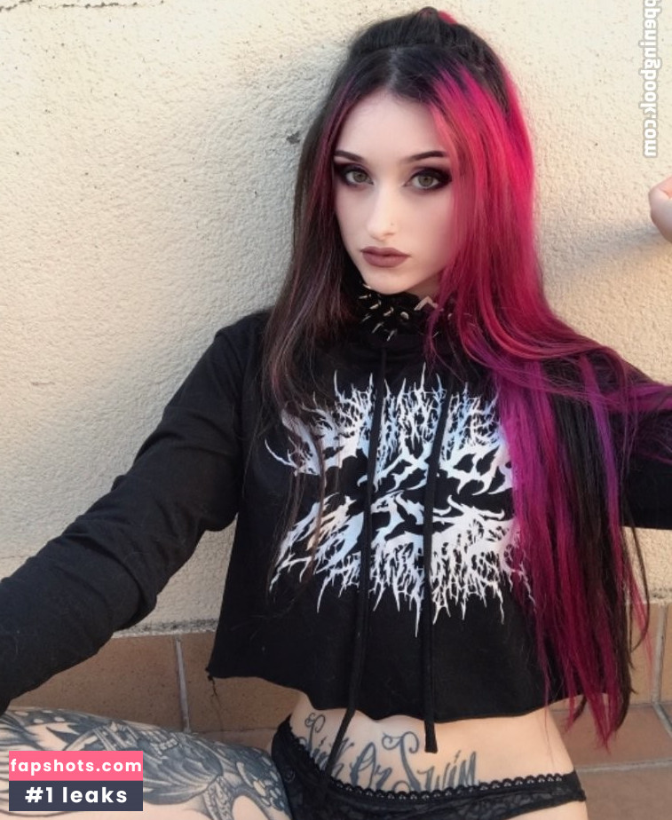 Paula Xholdontillmay gallery photo #9