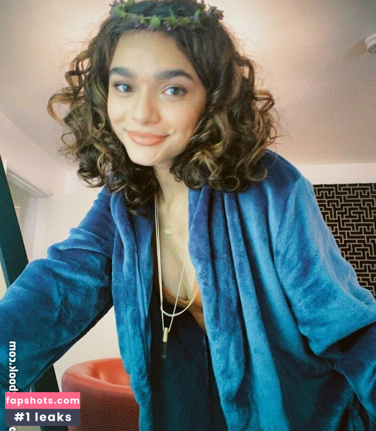 Paulina Chavez nude babe gallery