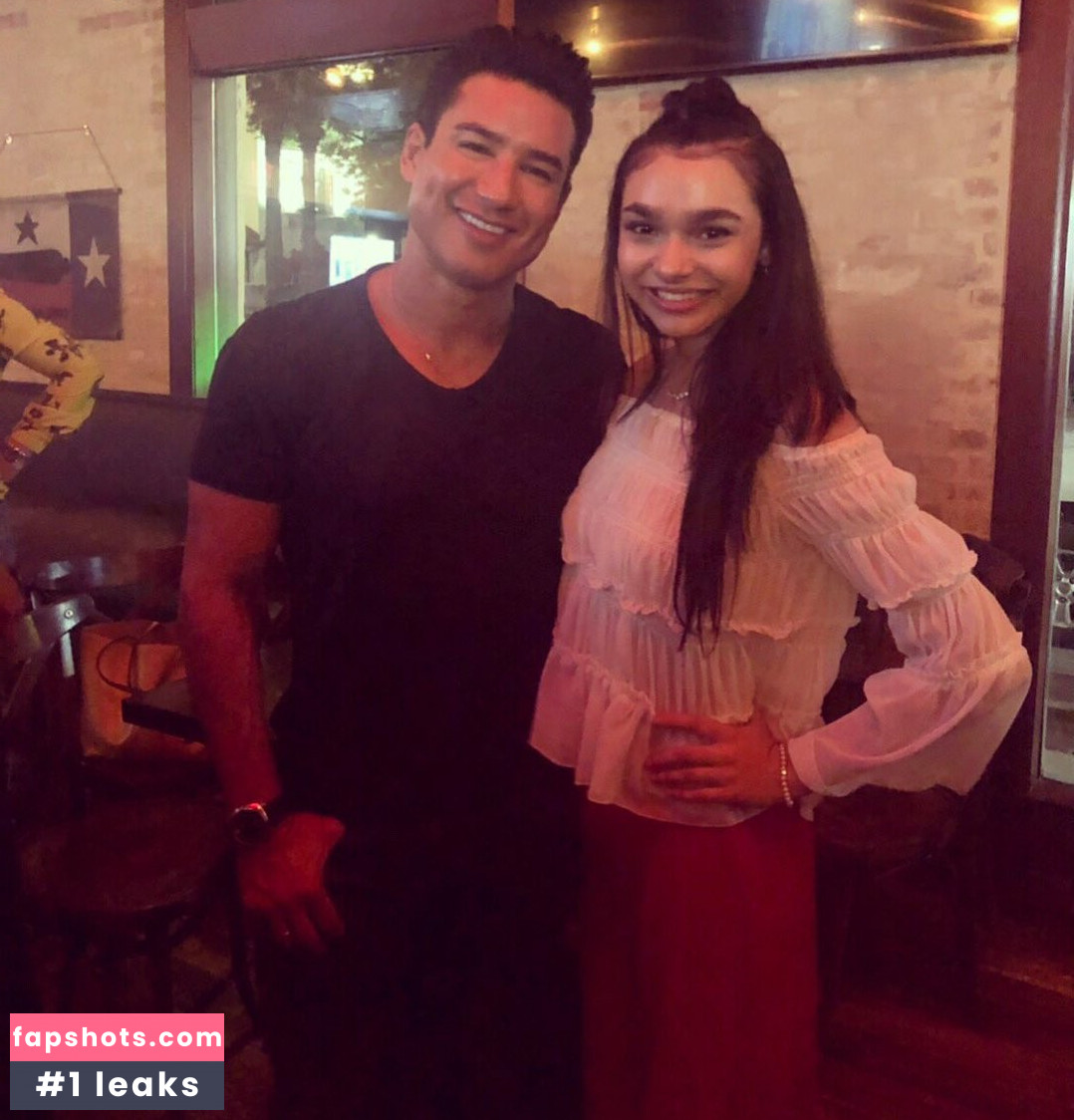 Paulina Chavez gallery photo #24