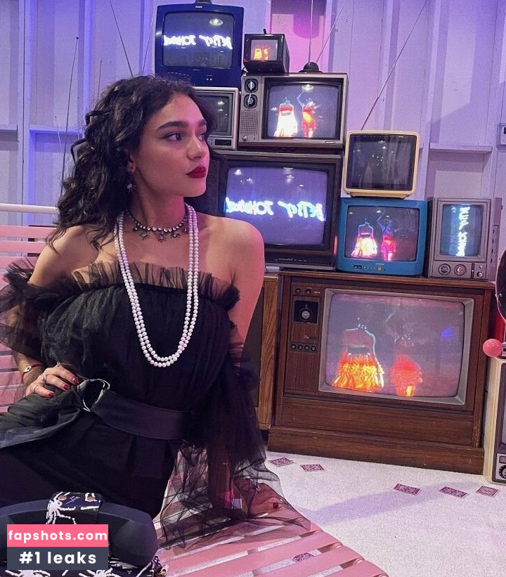 Paulina Chavez gallery photo #4