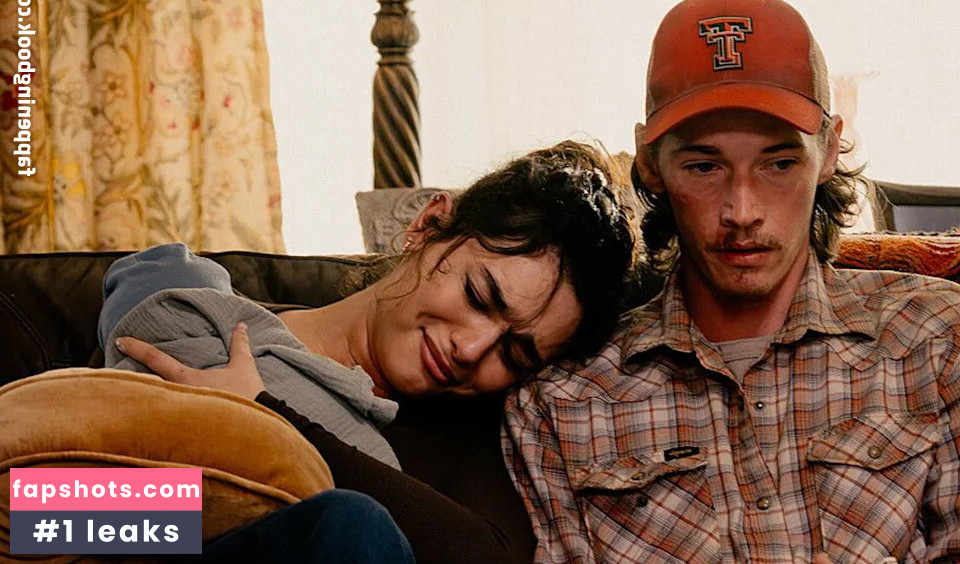 Paulina Chavez gallery photo #5