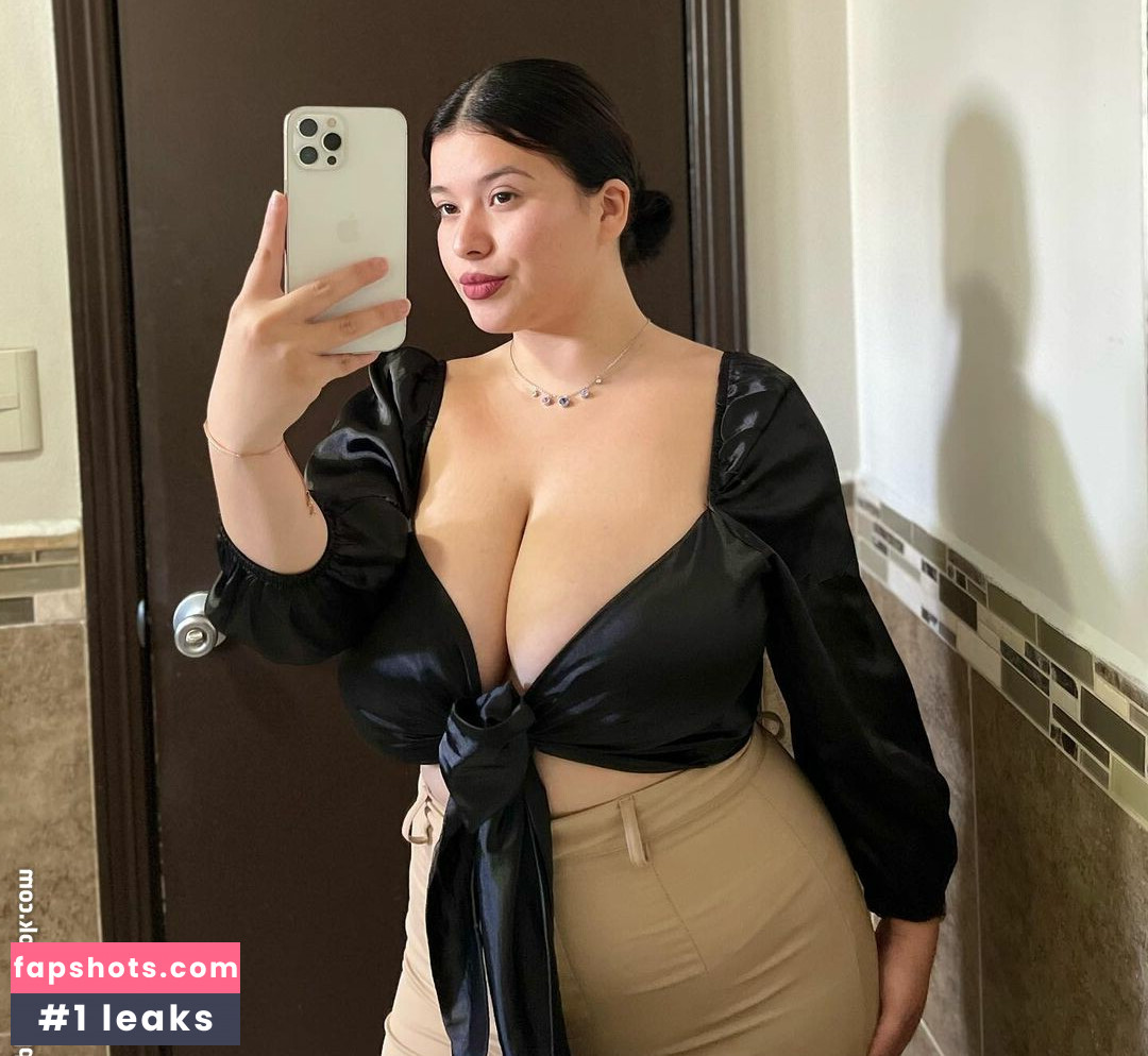 Paulina Dávila gallery photo #70