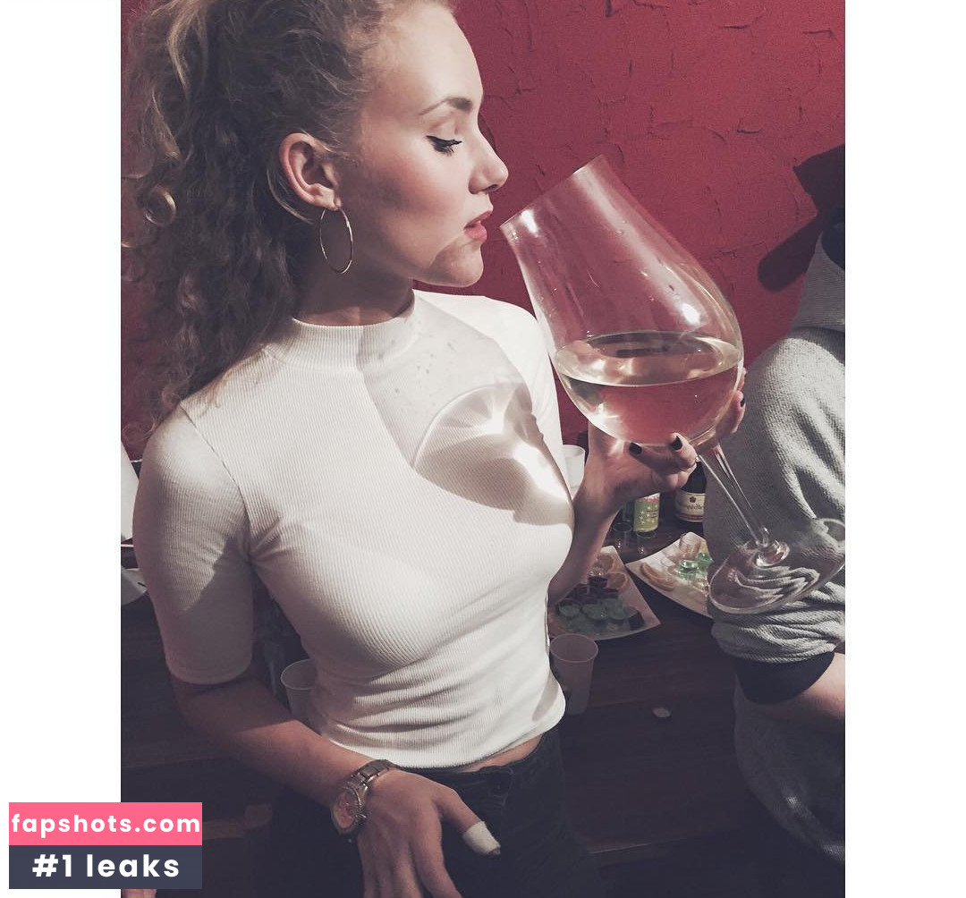 Pauline Angert gallery photo #12