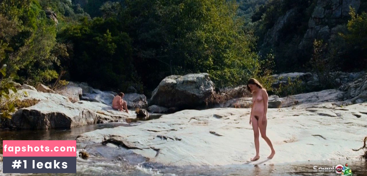 Pauline Etienne gallery photo #13