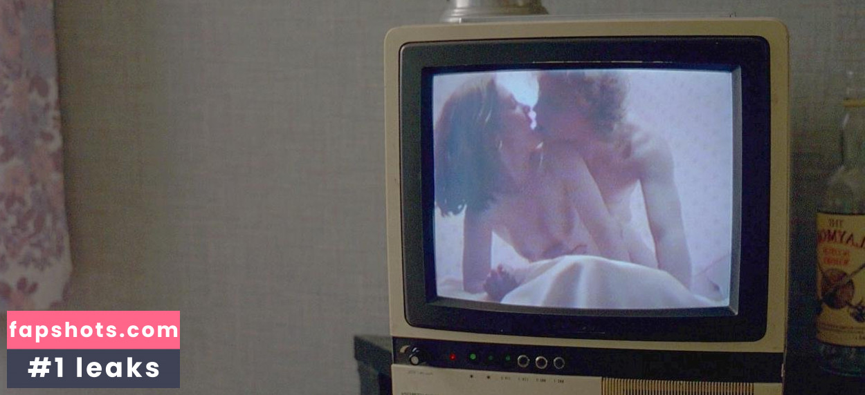 Pauline Lynch Nude Leaks OnlyFans Photos #5 - LeakJerk