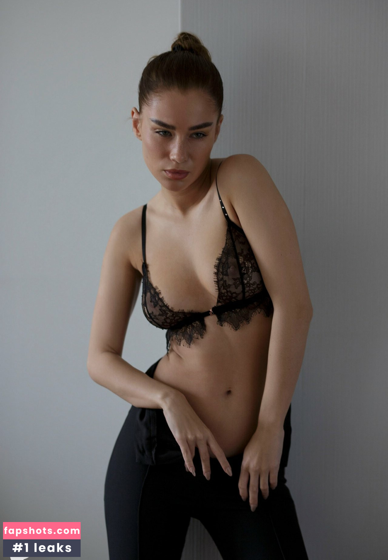 Pauline Pastel gallery photo #10