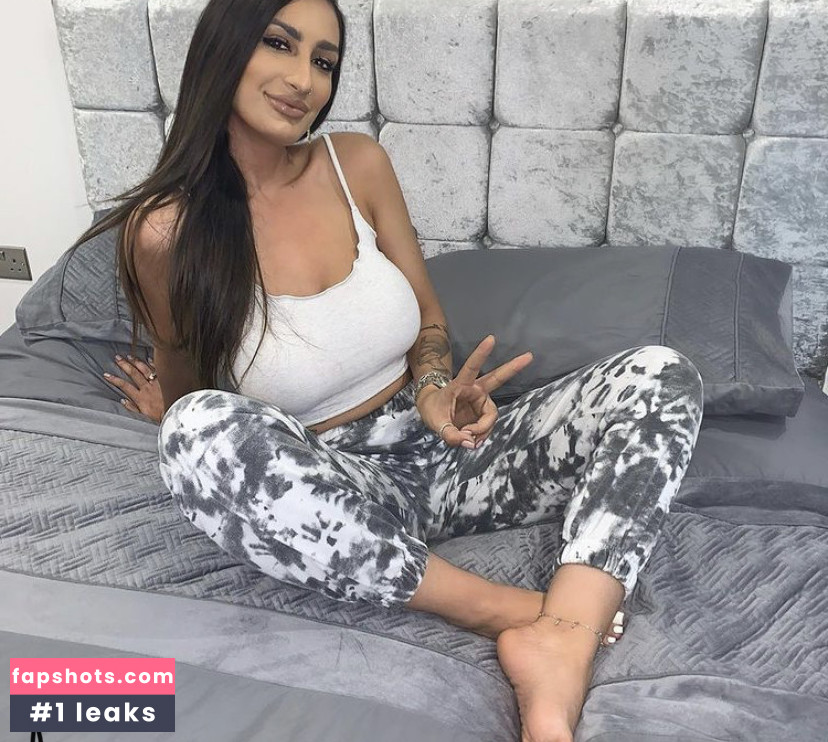 Payvand Mesbah gallery photo #33