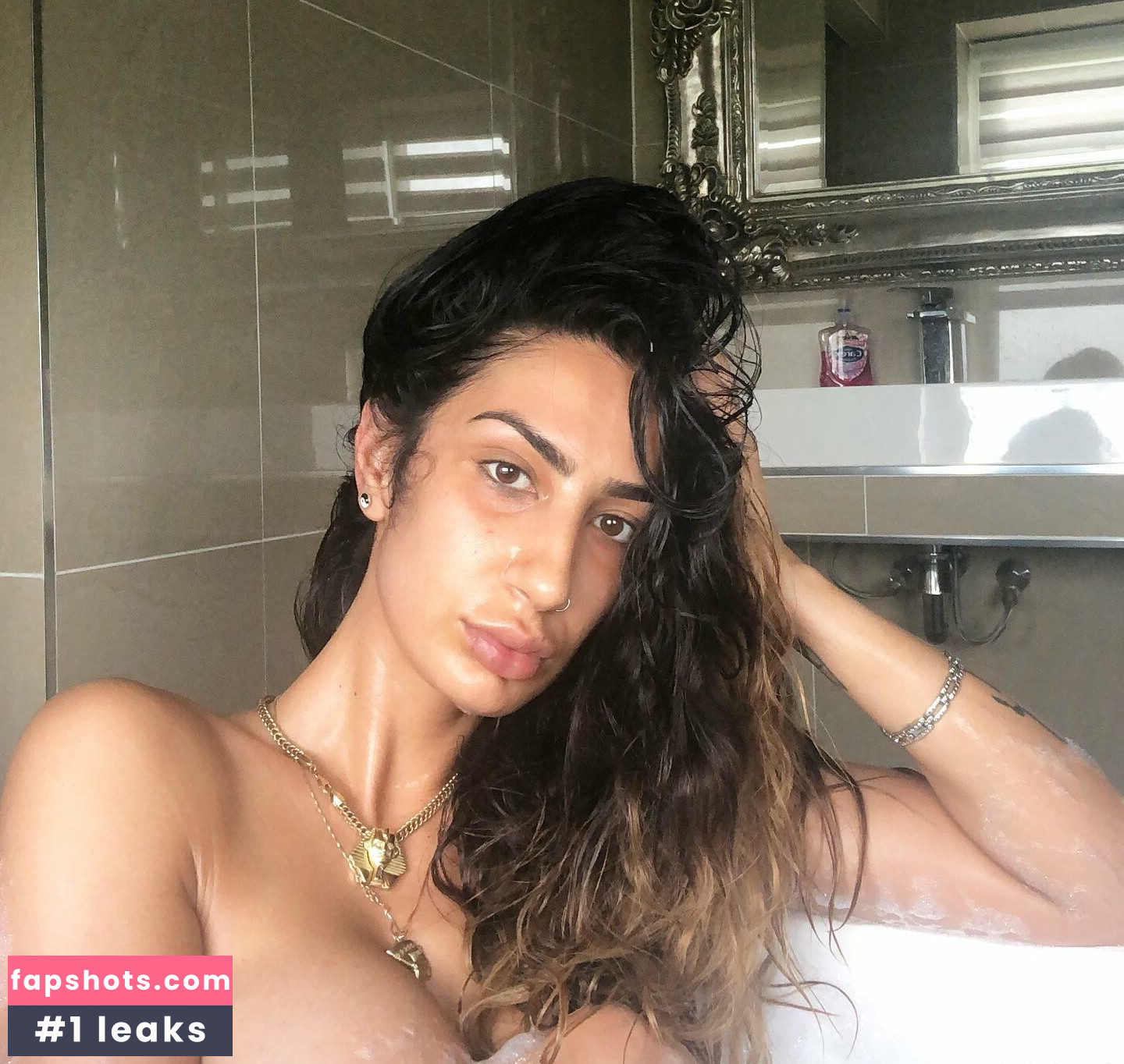 Payvand Mesbah gallery photo #5