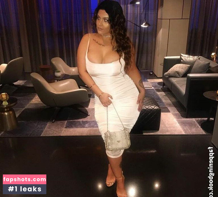 Peaches gallery photo #32