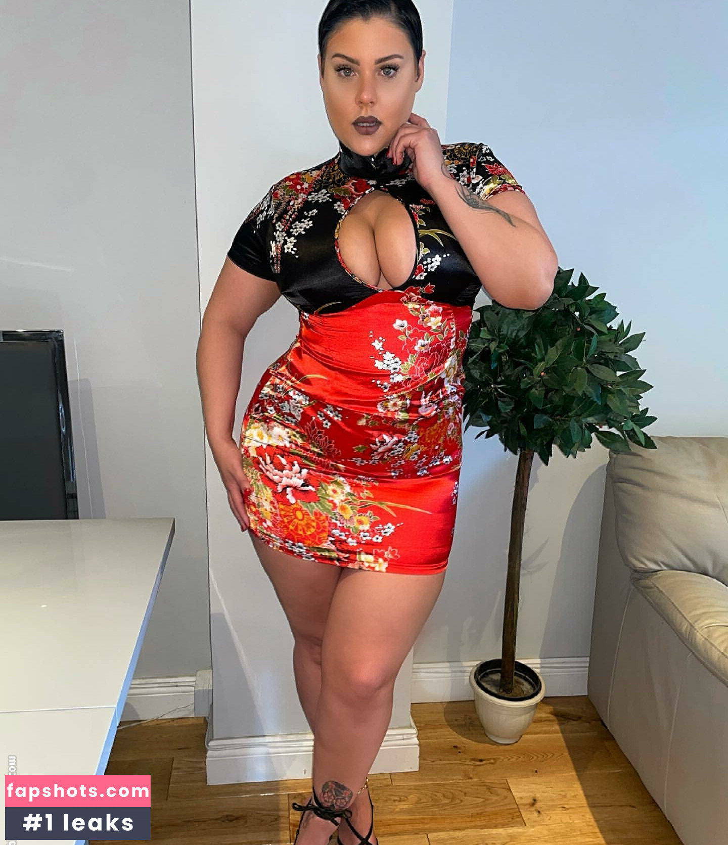 Peaches gallery photo #37