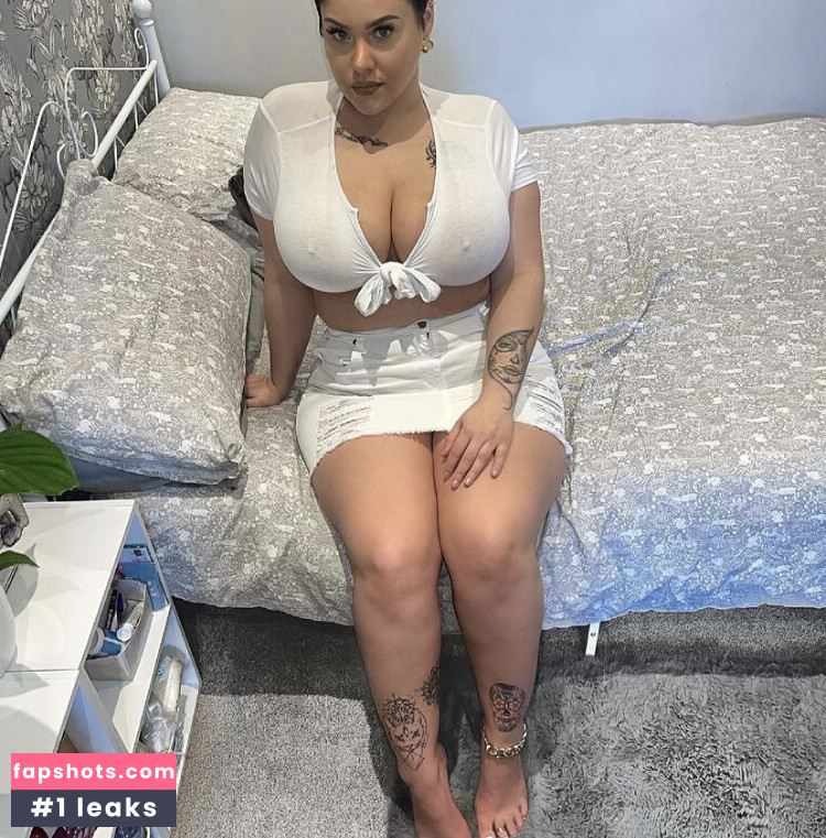 Peaches gallery photo #38