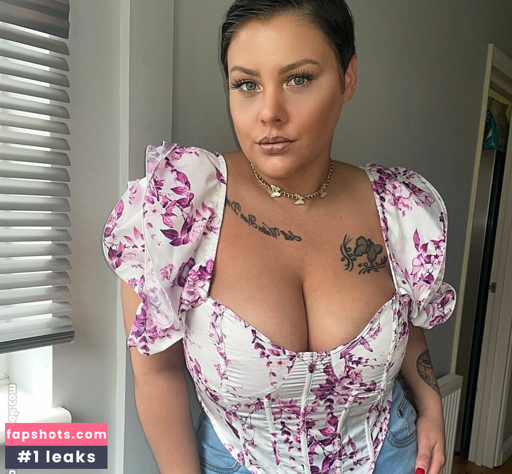 Peaches gallery photo #43