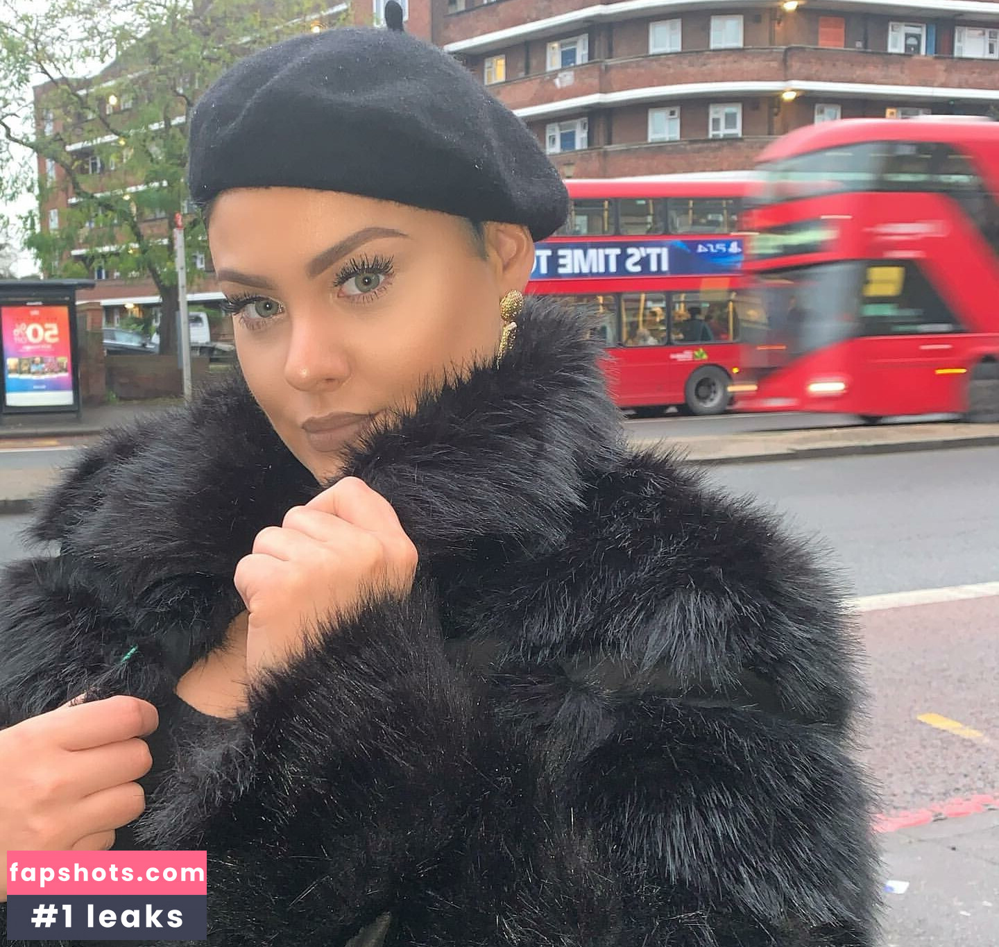 Peaches gallery photo #44