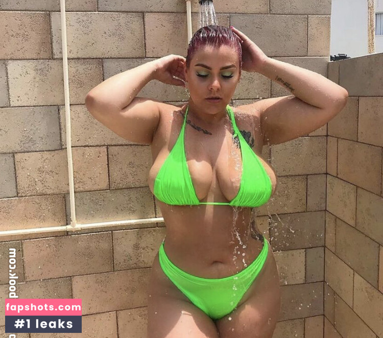 Peaches gallery photo #58