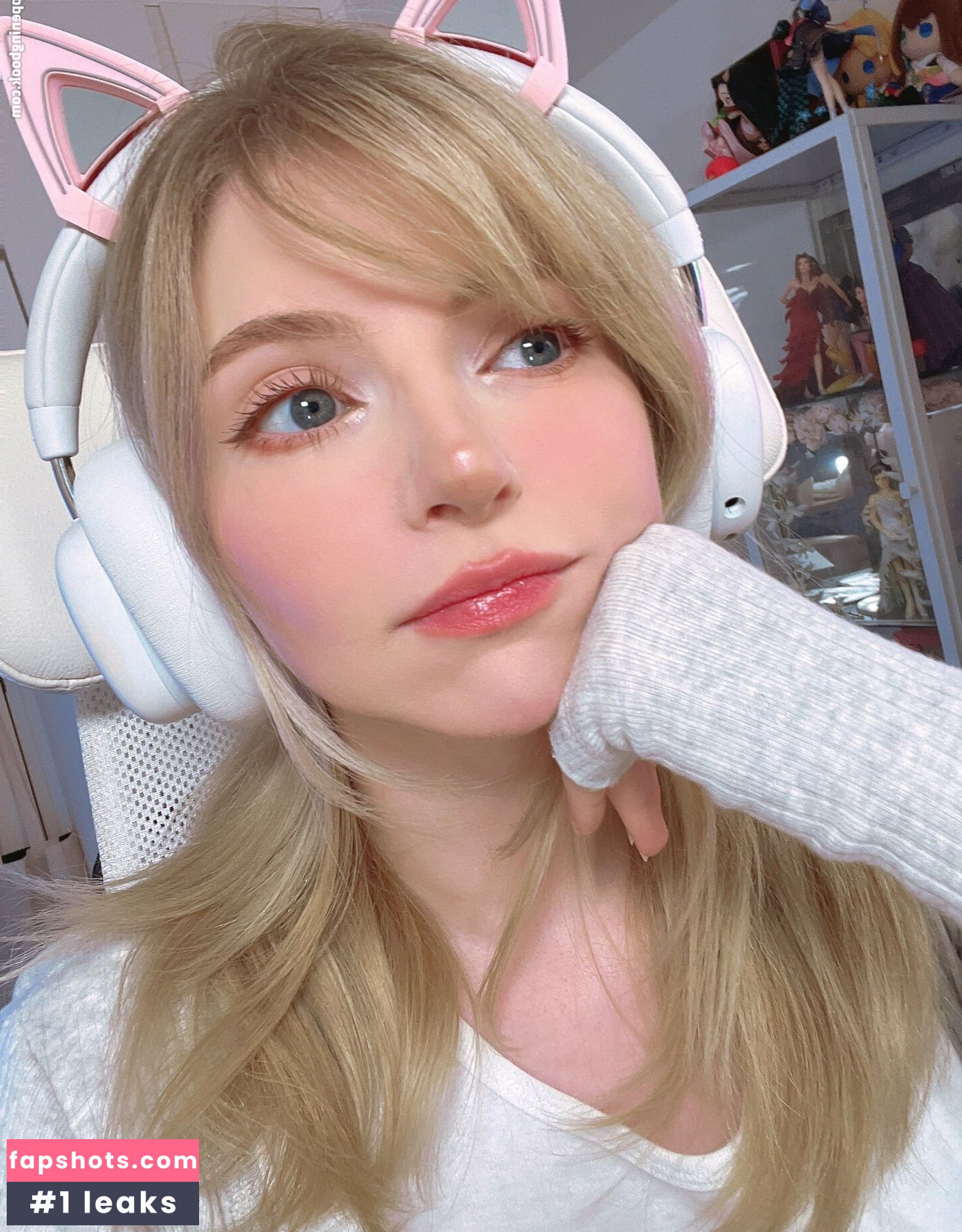 PeachMilky gallery photo #31