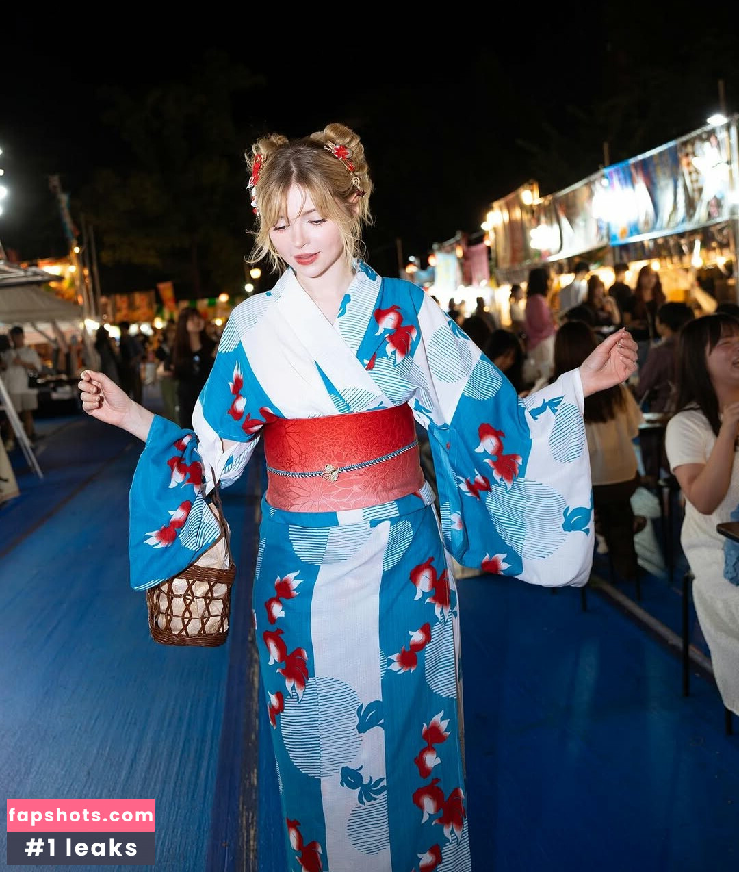 PeachMilky gallery photo #39