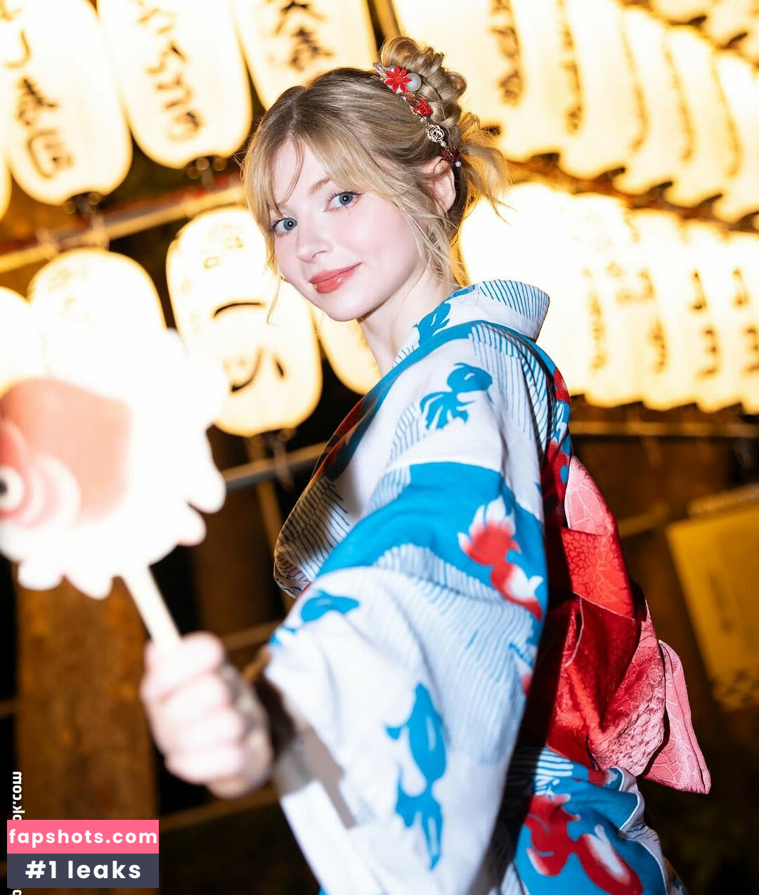 PeachMilky gallery photo #40