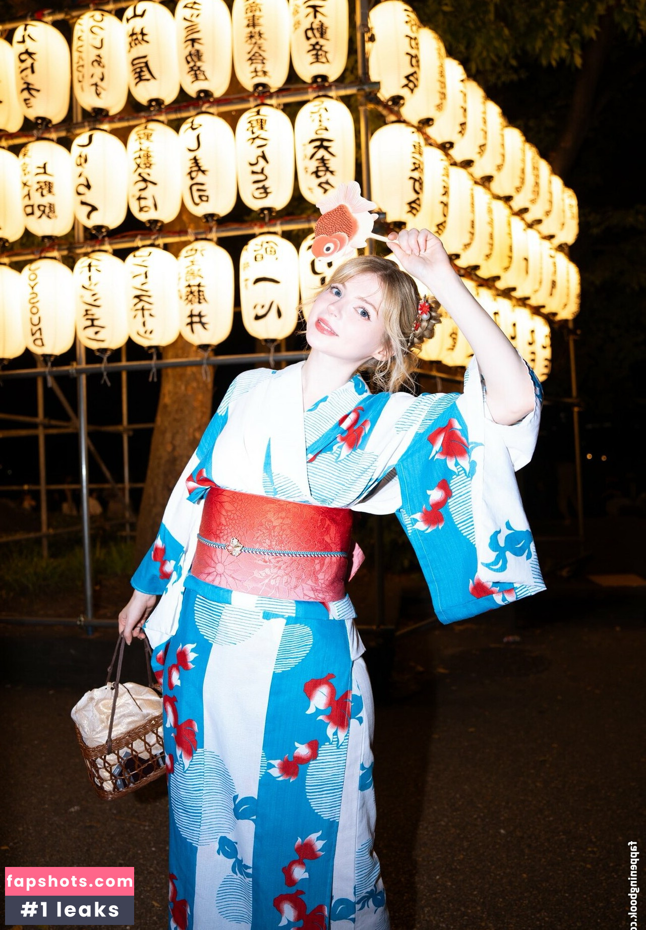 PeachMilky gallery photo #41