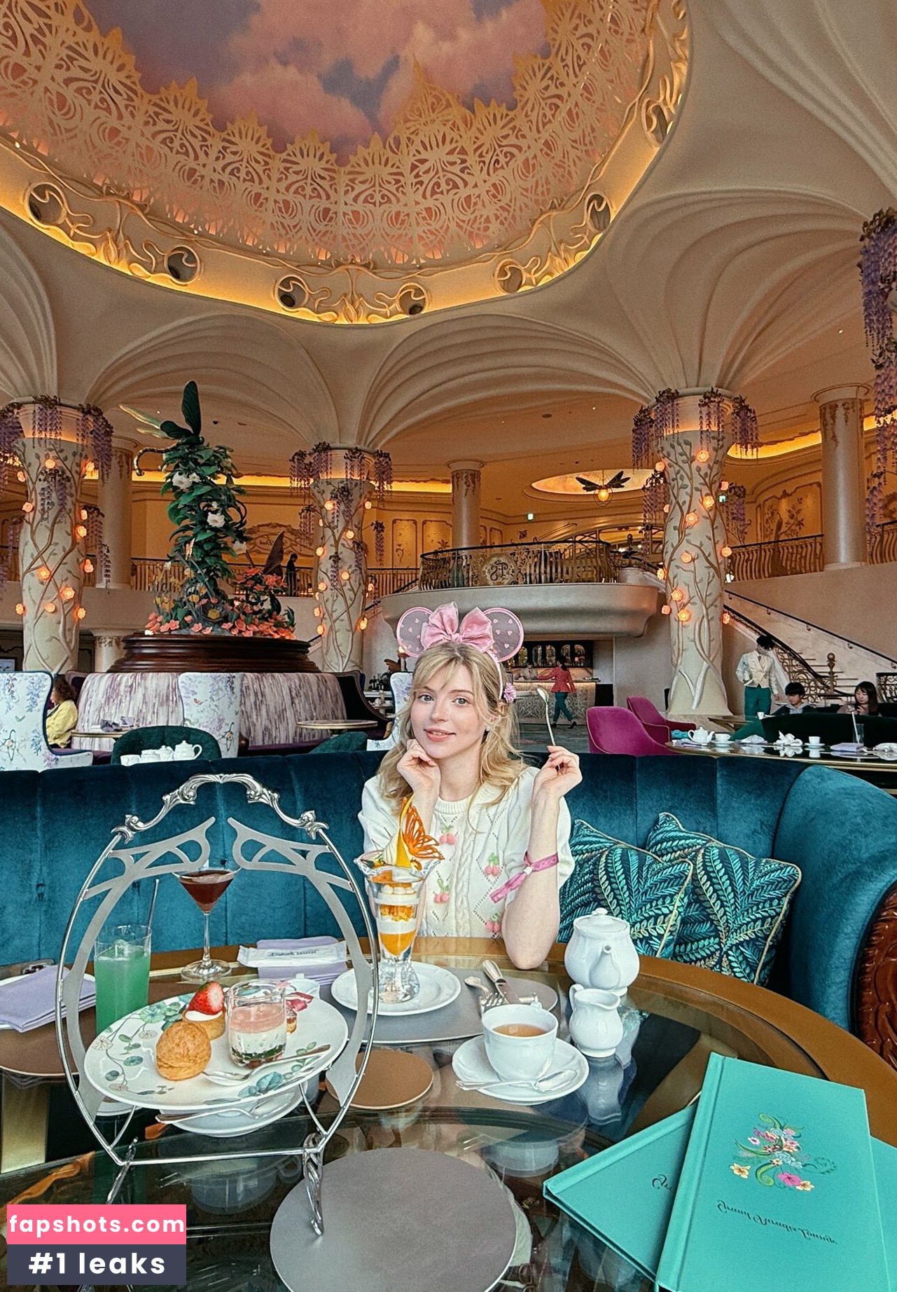 PeachMilky gallery photo #70