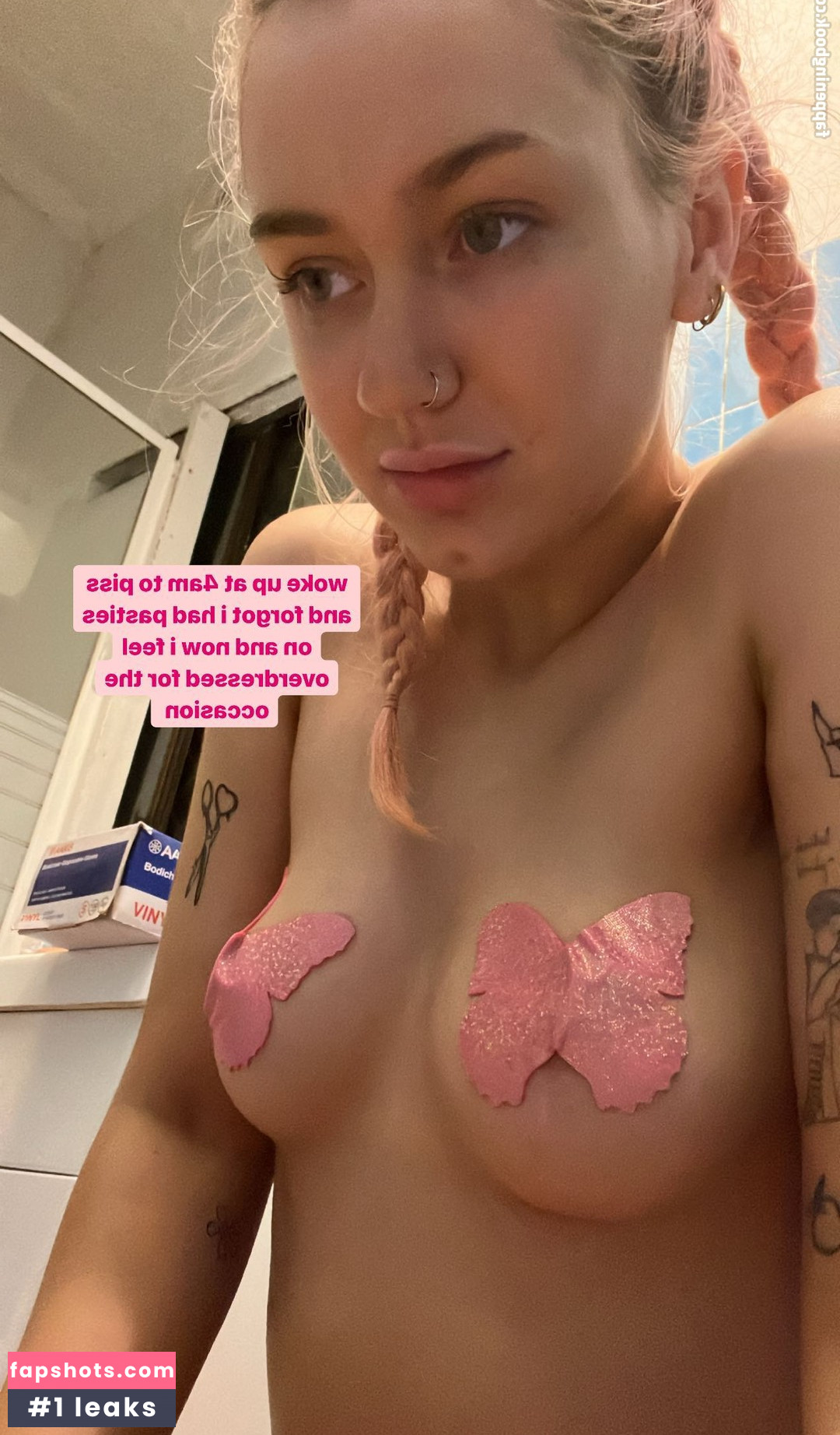 PeachPRC nude babe gallery