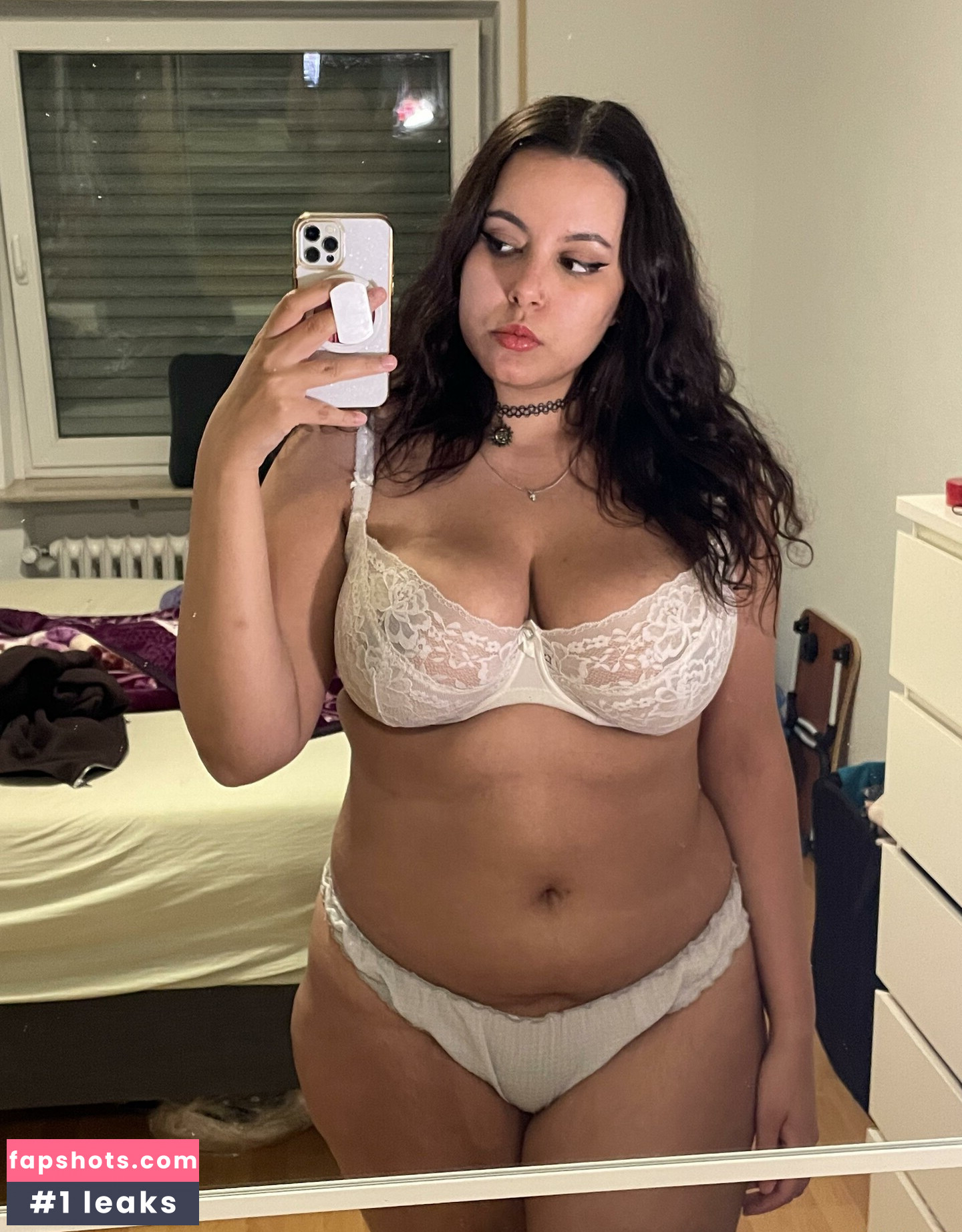 Peachyara gallery photo #3