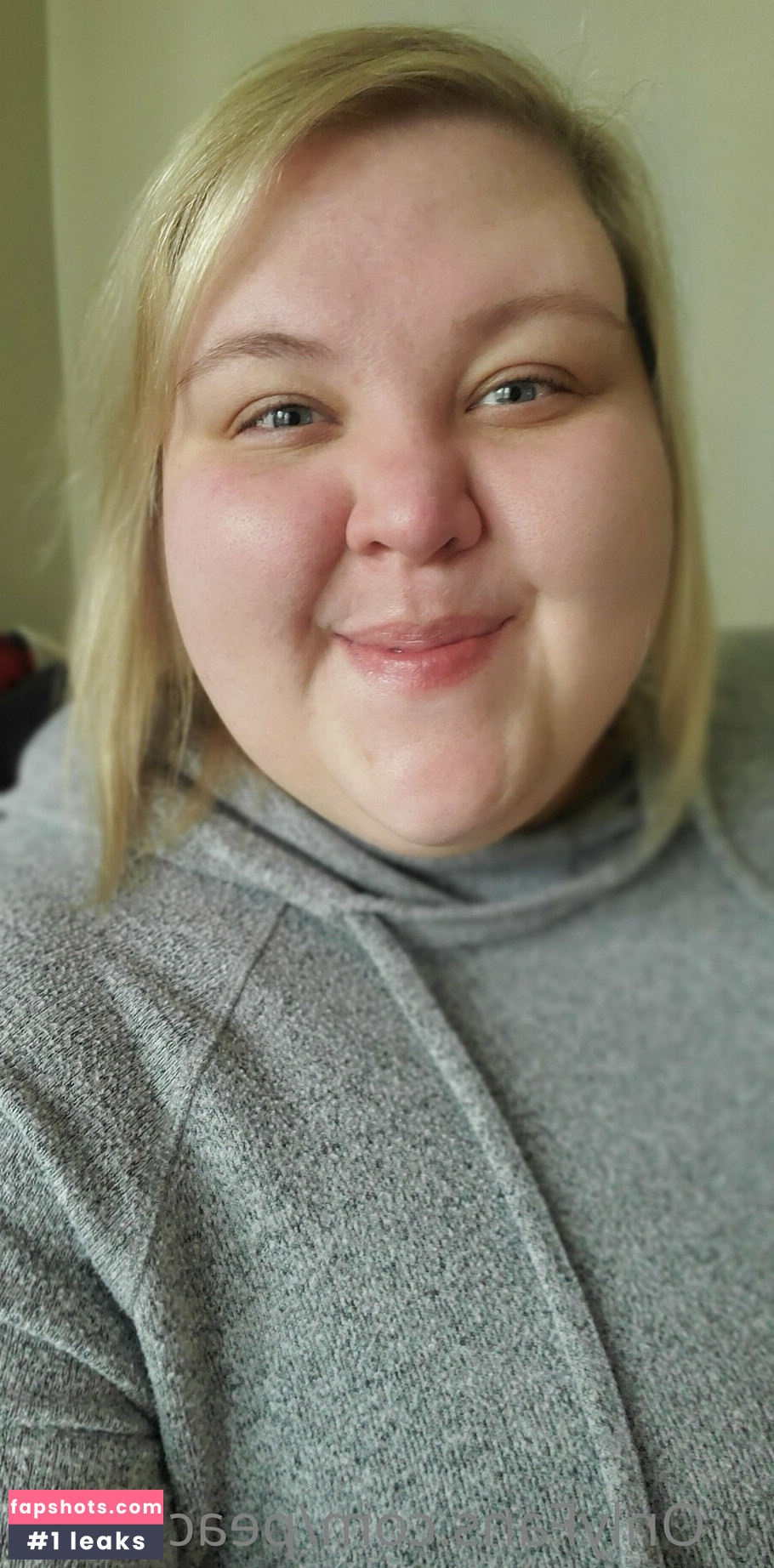 peachyg28 gallery photo #2