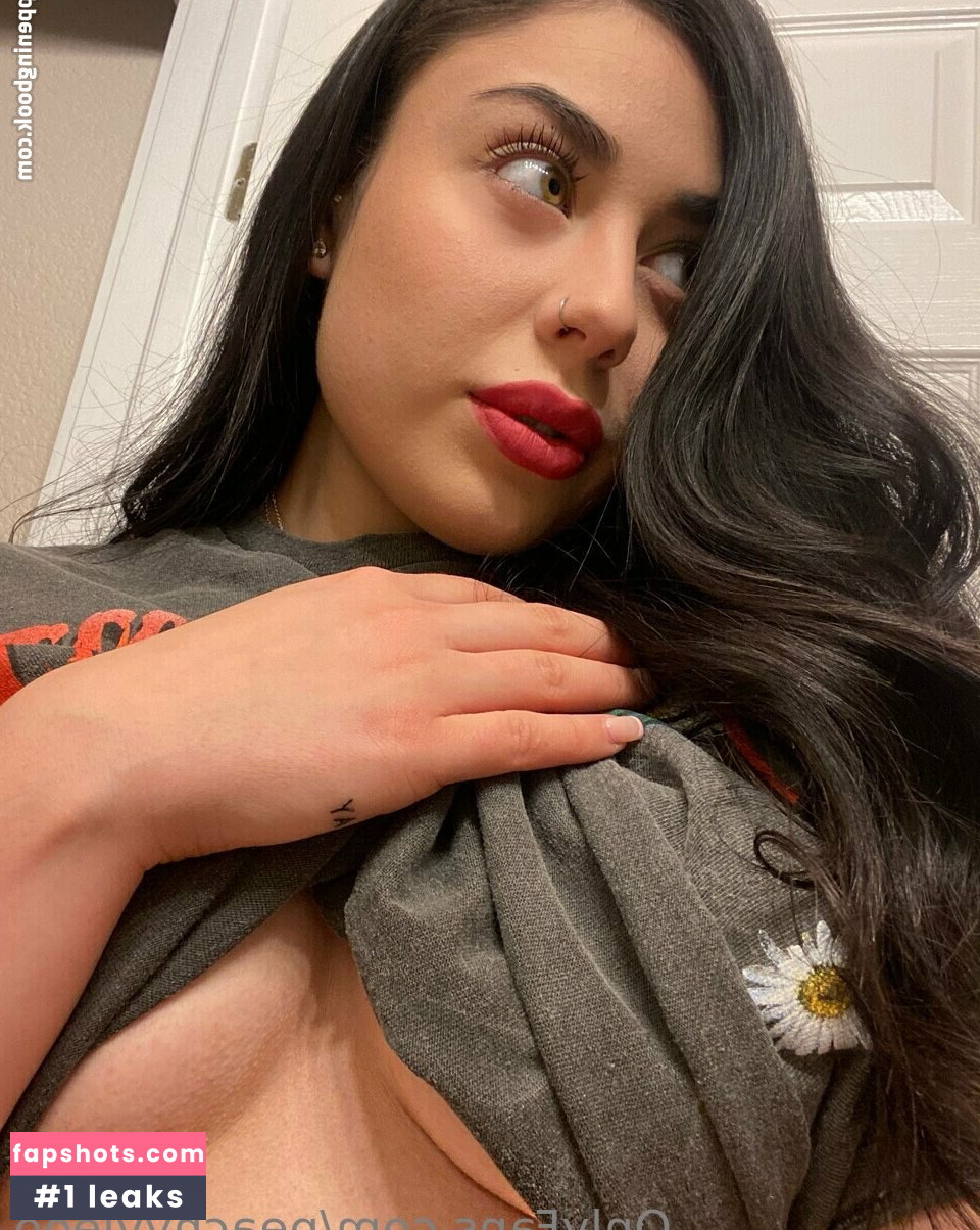 Peachyyleoo gallery photo #15