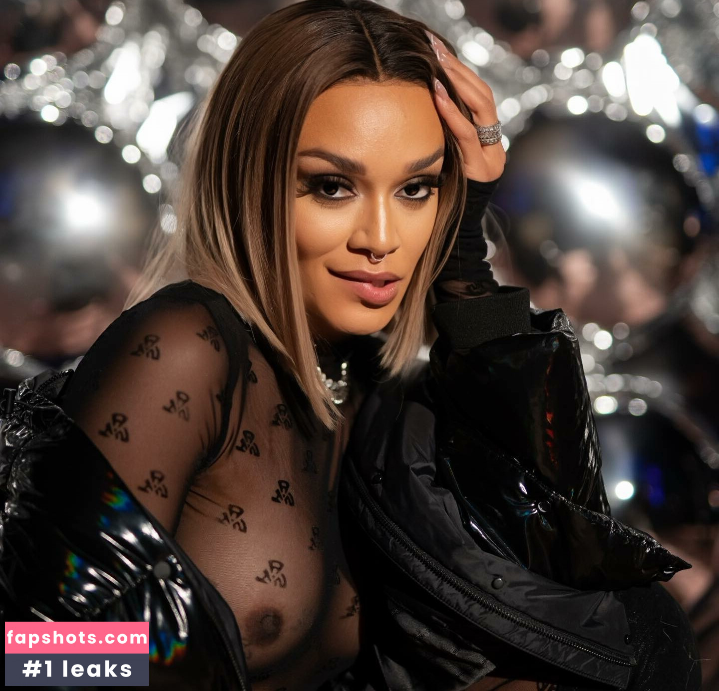 Pearl Thusi gallery photo #28