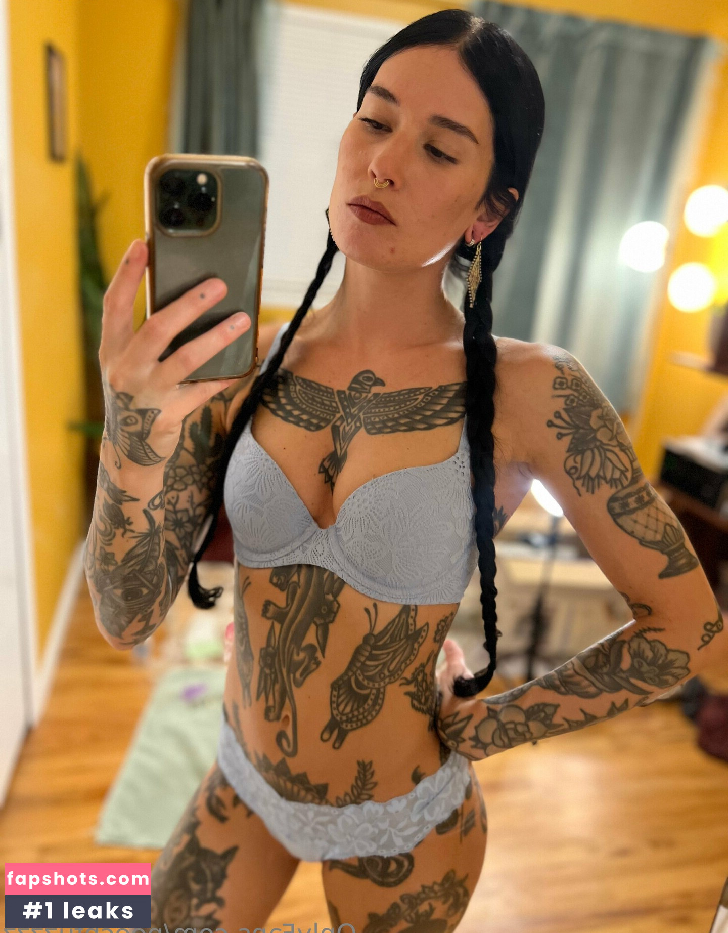 Peechfuzzzz gallery photo #39