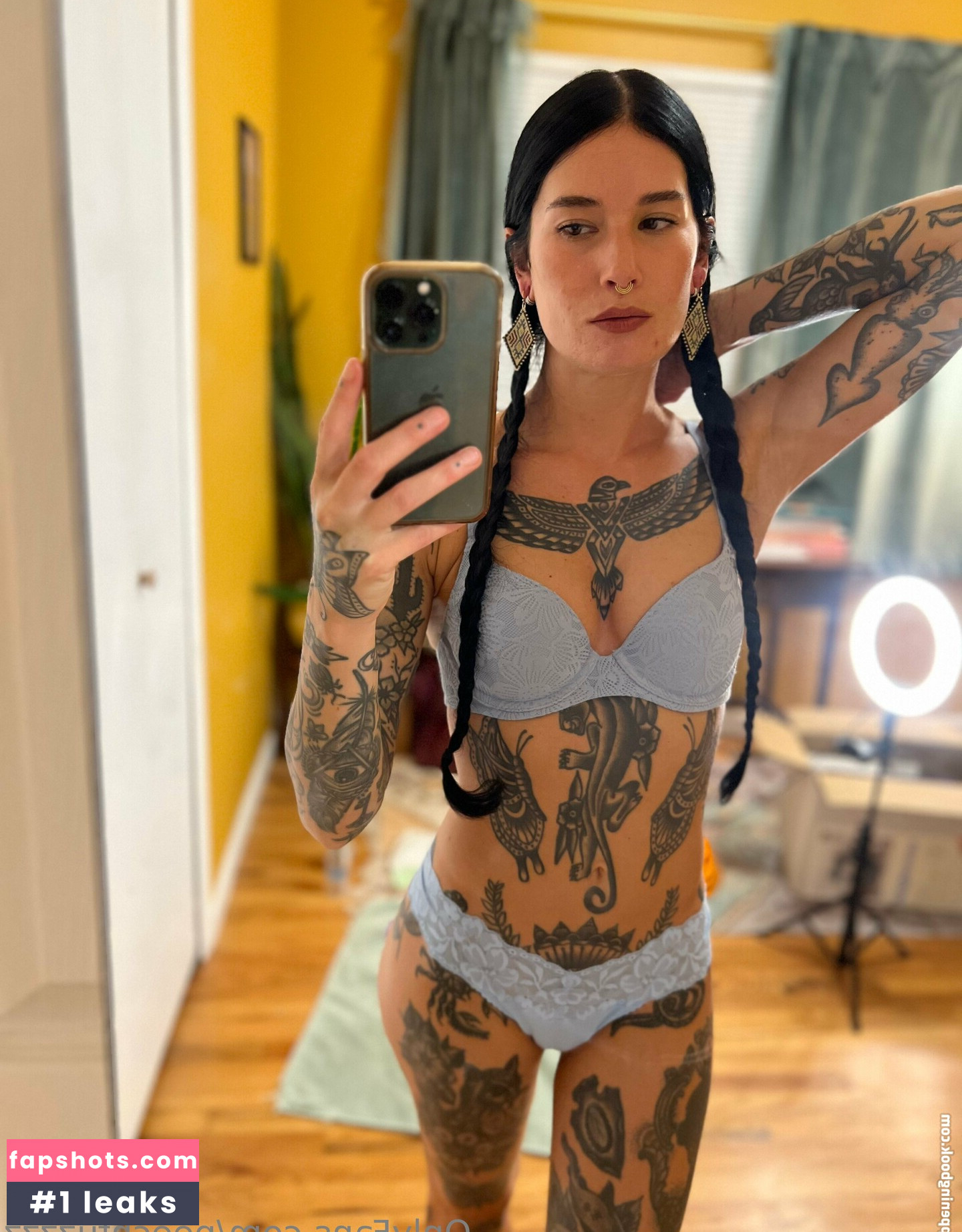 Peechfuzzzz gallery photo #44