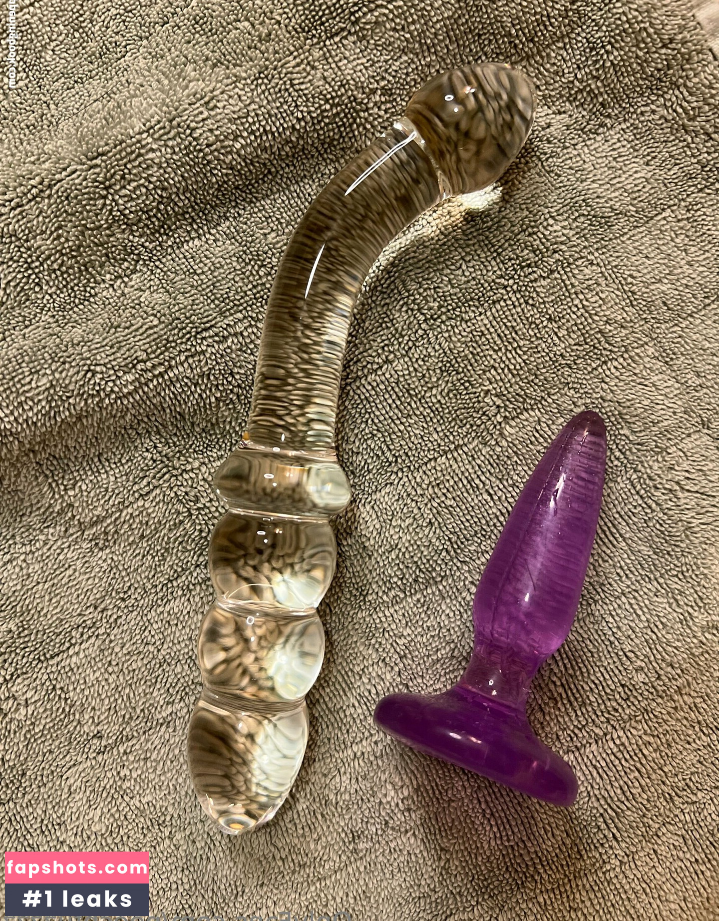 Peechfuzzzz gallery photo #45