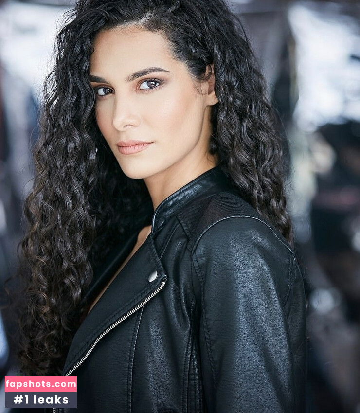 Pegah Ghafoori gallery photo #2