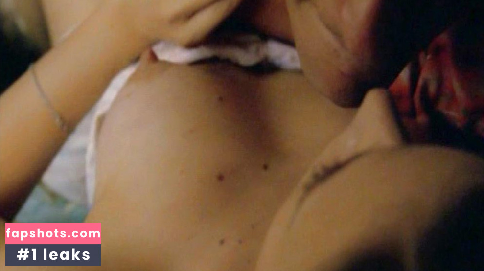 Pell James nude babe gallery