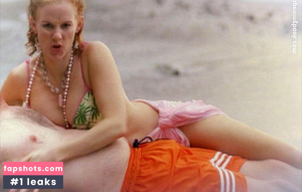 Penelope Ann Miller gallery photo #12