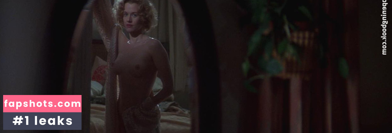 Penelope Ann Miller gallery photo #16