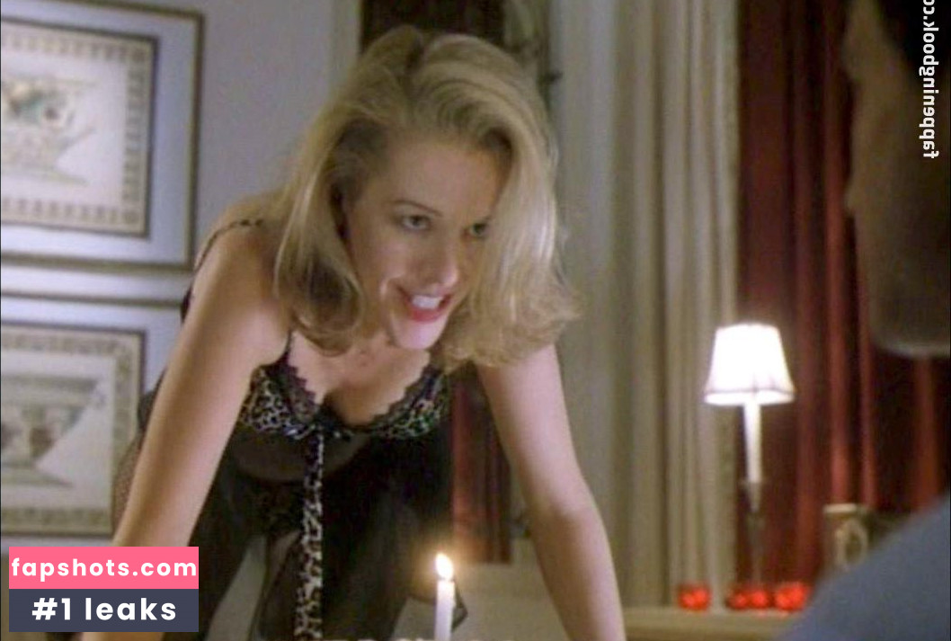 Penelope Ann Miller gallery photo #25