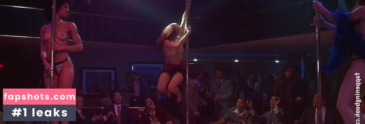 Penelope Ann Miller gallery photo #28