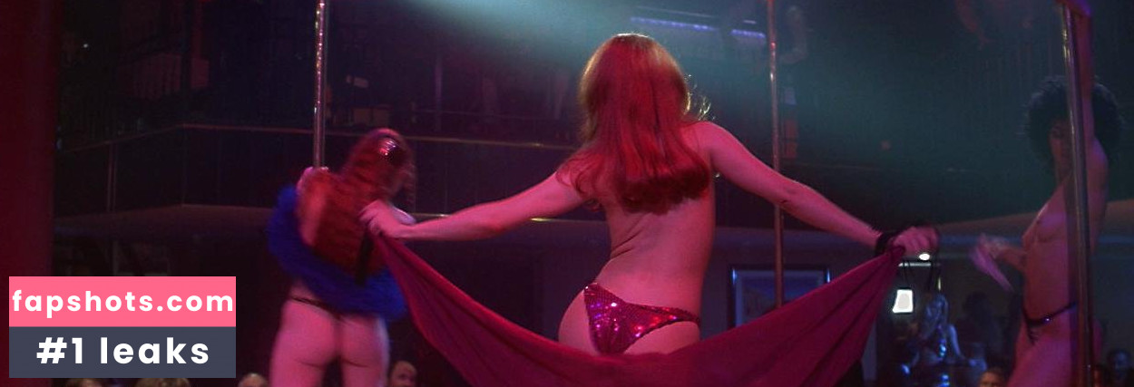 Penelope Ann Miller gallery photo #30